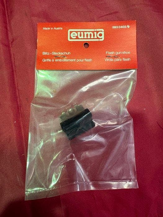 Eumig Grote partij Eumig flash gun shoe adapters – ±125, Verzamelen, Foto-apparatuur en Filmapparatuur