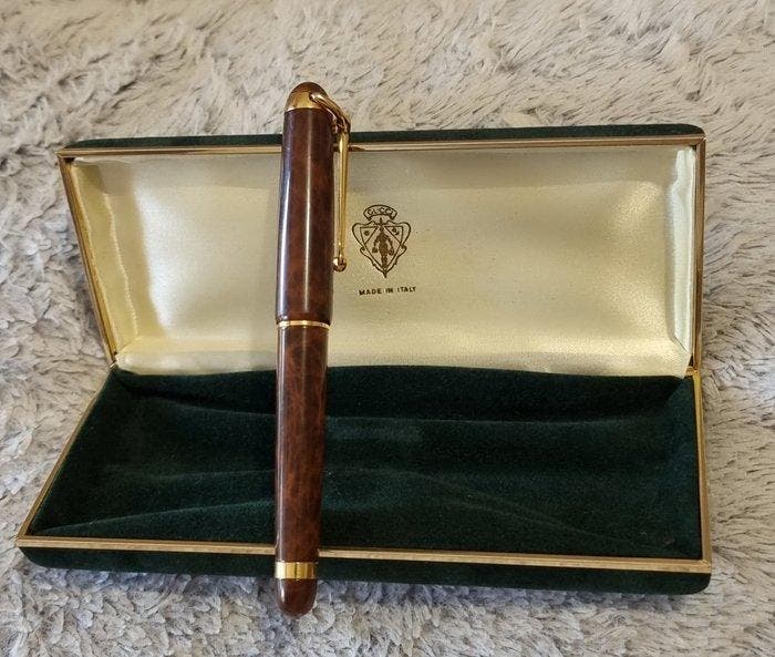 Gucci - Plume Gucci - Stylo à plume, Verzamelen, Pennenverzamelingen