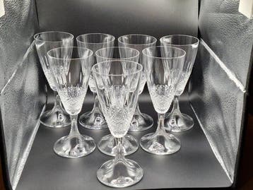 Lalique - Verre à vin (8) - Modèle Chinon - Cristal, Antiquités & Art