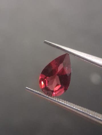 Natural Red Garnet - Rhodolite - 0.956 ct - pear - unheated-, Verzenden