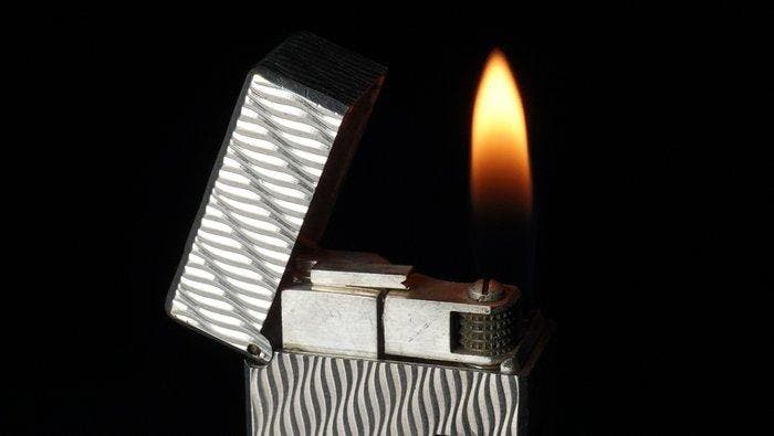 Dunill - Wave Pattern Rollagas Lighter - Zonder minimumprijs, Verzamelen, Rookartikelen, Aanstekers en Luciferdoosjes