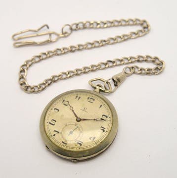 Omega - Swiss mechanical pocket watch with silver chain -, Nieuw