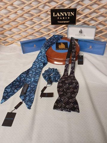 Collection thématique - Cravates et accessoires (foulard