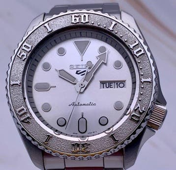 Seiko - Seiko 5 Automatic Day-Date - Zonder minimumprijs -