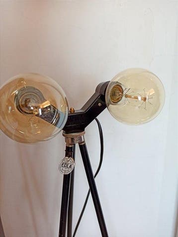 Kodak/Edla - Lampadaire trépied - Laiton moulé, Antiquités & Art