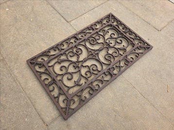 Ornement décoratif - Europe - Paillasson - en fonte