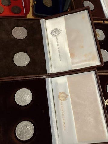Monde. Collection of coins and more 1800 monete antiche