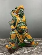 Beeldje - Figura de guerreiro chinês em cerâmica sancai -, Antiek en Kunst