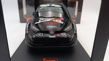 IXO 1:18 - Modelauto - Toyota GR Yaris Rally1 Hybrid rally