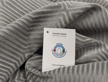 Geometrie di lusso – Velluto Jacquard Esclusivo Enzo degli