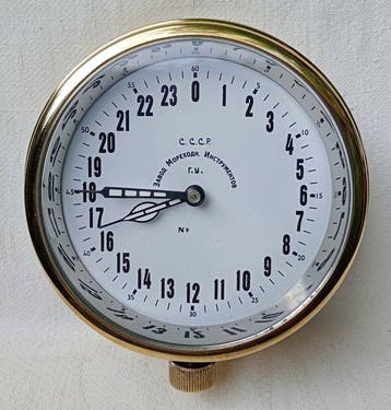 Scheepsklok - USSR. Plant of Nautical Instruments - - Gelakt