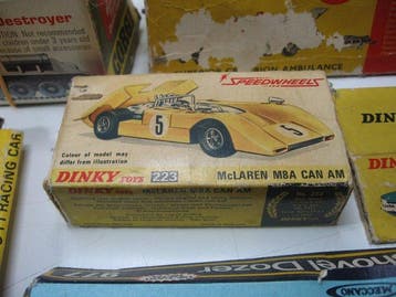 Dinky Toys, Corgi, Matchbox, Lucky Pas à léchelle - Voiture