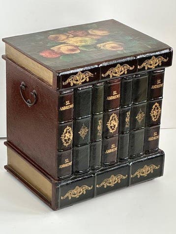 Houten Kist , opbergkist / opbergruimte vorm van een stapele