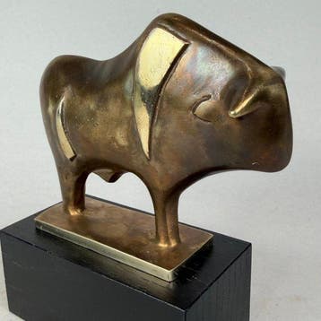 Robert Dyrcz - The bull - bronze, Antiek en Kunst