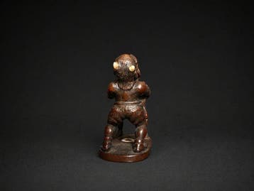 Netsuke houten doos: Oni en skelet, gesigneerd Haru...  -