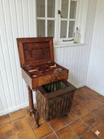 Boîte à couture - Noyer - Table de couture en noyer