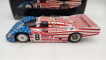 Minichamps 1:18 - Modelauto - Porsche 956L Stars + Stripes