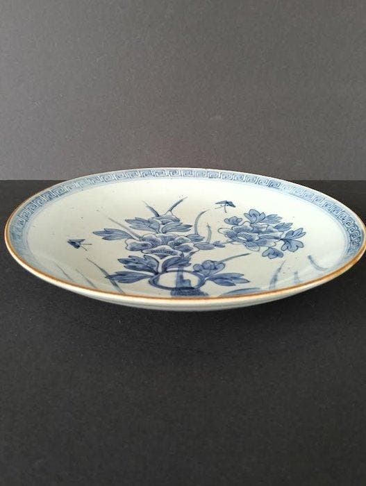 Assiette en porcelaine bleue et blanche dArita, Japon –, Antiek en Kunst, Antiek | Overige Antiek