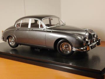 KK-Scale 1:18 - Model sedan - Jaguar Mk2 Grijs-metallic -