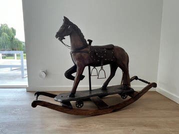 Cheval à bascule - Horse On Wheels With Bow Rocker Stand