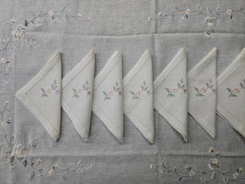 Tovaglia in puro lino con ricamo a macchina e rifinitura a, Antiek en Kunst
