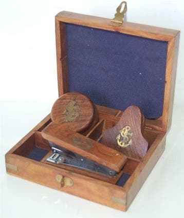 Scheepsuitrusting en armaturen - Messing, Hout