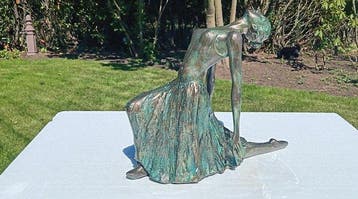 Sculpture, ballerina in degas stijl - 40 cm - résine