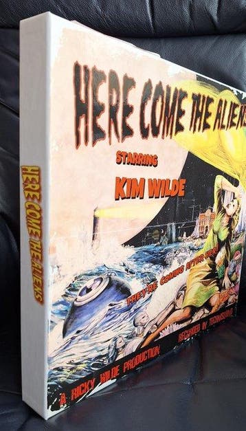 Kim Wilde - Here Come The Aliens - Limited edition box set, Cd's en Dvd's, Nieuw in verpakking