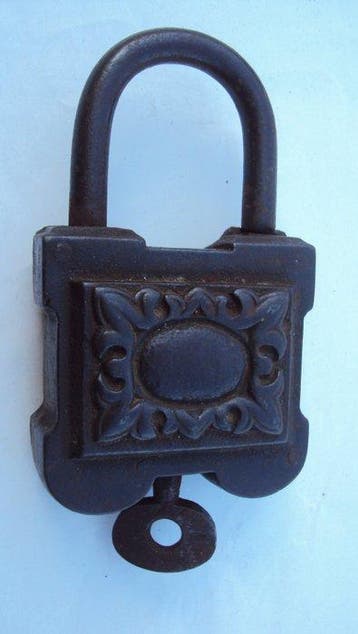 Cadenas Antique