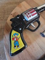 Auto Pistol / Colt 3 - Repeating Hawk - Western Cowboy Gun /