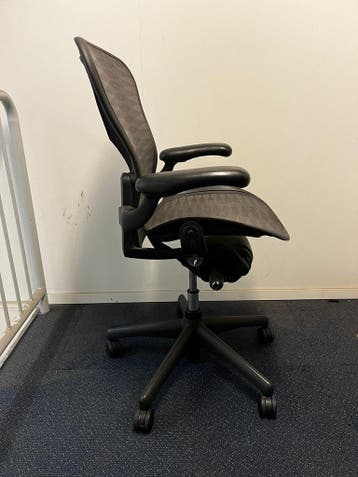 Herman Miller Aeron Bureaustoel - Refurbished - Nieuwstaat, Verzenden, Zwart, Zo goed als nieuw, Bureaustoel