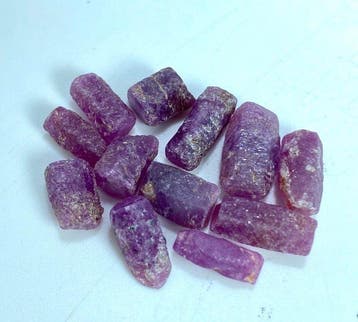 Cristaux de rubis de qualité excitante Cristaux - Hauteur :