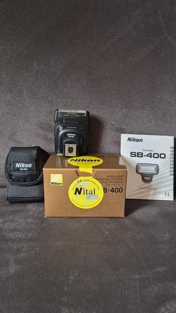 Nikon Speedlight SB-400 Flash