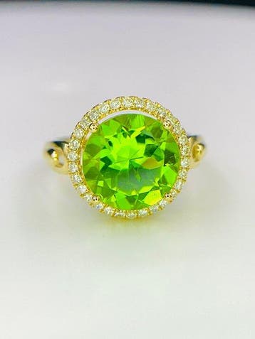 Ring - 14 karaat Geel goud - 3.91ct. tw. Olivijn - Diamant, Nieuw