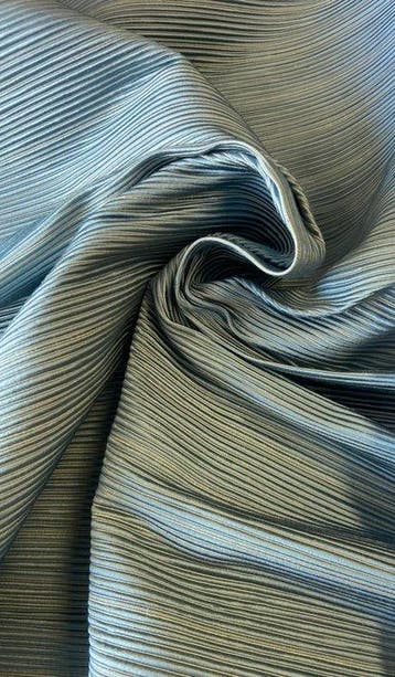Tissu raffiné à micro-côtes légèrement irisé. - Textile -, Antiquités & Art, Tapis & Textile