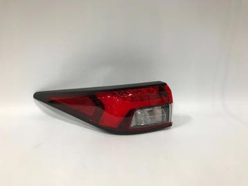 Mitsubishi Outlander IV 21- achterlicht links LED Europa, Verzenden, Gebruikt
