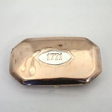 NO RESERVE - Set Antieke (1771) Tabaksdozen met zilveren, Antiquités & Art