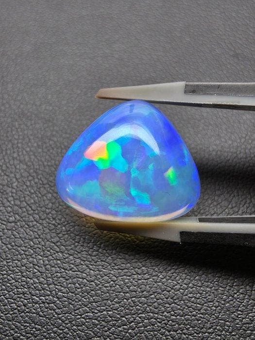 10.12ct Natural White Opal Cabochon - Hoogte: 15 mm -, Verzamelen, Mineralen en Fossielen