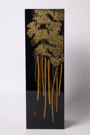 Aizu-nuri zwarte lak vierkante vaas met gouden bamboe maki-e