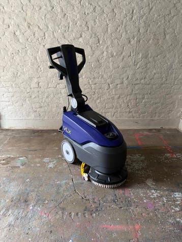 Autolaveuse compacte Tennant VLX 416s - garantie, Bricolage & Construction, Comme neuf, Machine de nettoyage à brosse