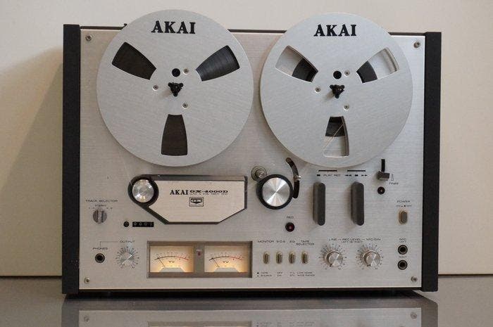 Akai - GX4000D - 4 pistes / Bobines en métal / Pont de, Audio, Tv en Foto, Radio's