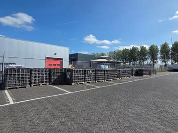 15.000 Boomse pannen Blauw gesmoord, Dakpannen