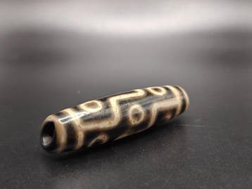 Dzi tibétain très ancien en agate à 9 yeux – Pour la santé,