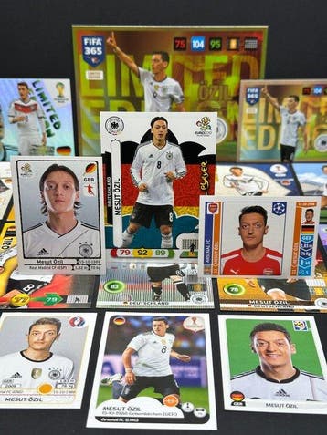 Panini - Mesut Özil - 19x Stickers & Cards - Arsenal FC /, Verzamelen, Nieuw