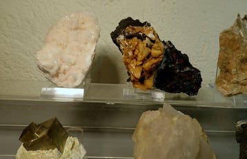 Mineralencollectie - Hoogte: 34 cm - Breedte: 24 cm- 3675 g