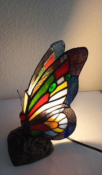 Dekorative Tiffany-Stil Schmetterlingslampe aus Buntglas -