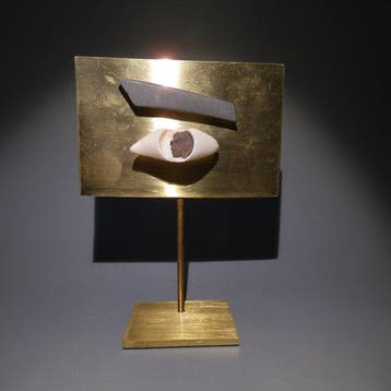 Oud-Egyptisch kalksteen Oog-sarcofaagmasker. Late Periode,