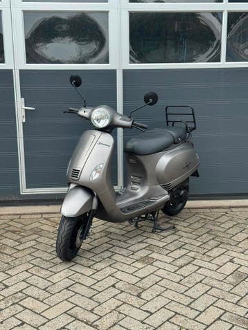 Scooter B-klasse (Rijbewijs Nodig!), Fietsen en Brommers, Scooters | Overige merken, Zo goed als nieuw, Klasse B (45 km/u)