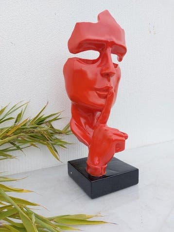Beeld, artistic Statue head on block  THE SILENCE  42 cm