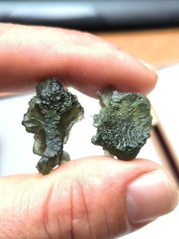 moldavites de Chrášany, Bohême du Sud - Hauteur : 27 mm -